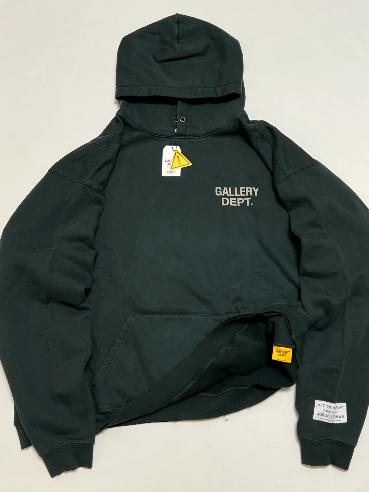 GALLERY DEPT. 90'S GD LOGO HOODIE 90's retro destruction English hoodie blue and black S-XL ⚠️Note: The color of this style should be green and black, not black! Requires custom weaving and dyeing. 500g high weight sweatshirt fabric. Fleece treatment on the inside. Overall wide and comfortable. Loose fit. Trendy and fashionable. Consistent with the original. Discharge printing process. Consistent with the original hang tag. Hanging grain with G LOGO.